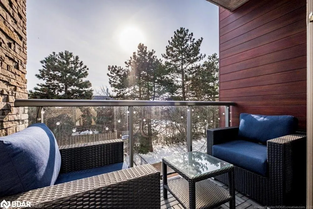 1284 Guelph Line, #211