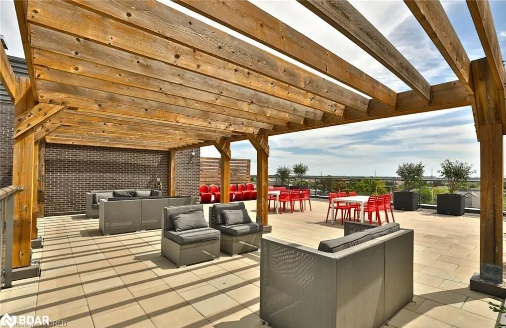 1284 Guelph Line, #211