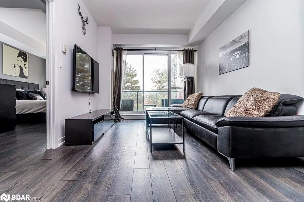 1284 Guelph Line, #211