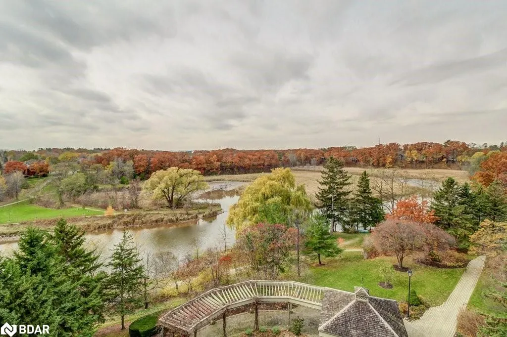 2511 Lakeshore Road W, #720