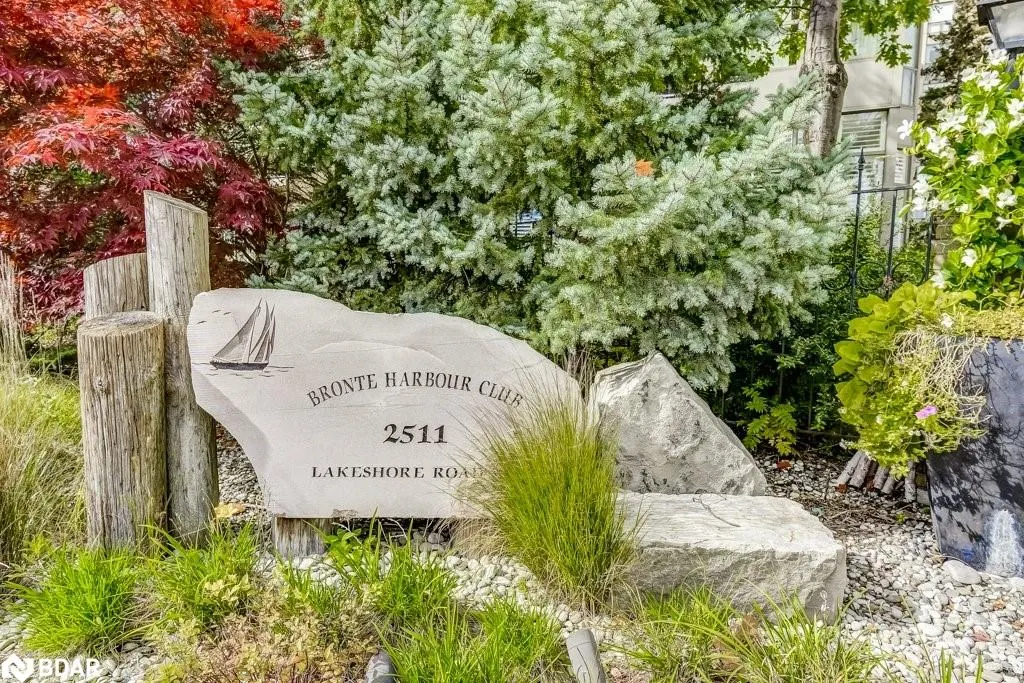 2511 Lakeshore Road W, #720