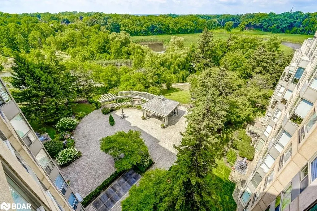 2511 Lakeshore Road W, #720