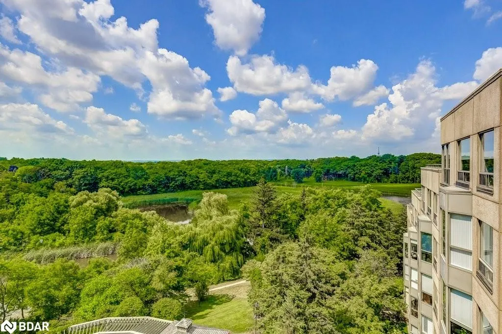2511 Lakeshore Road W, #720