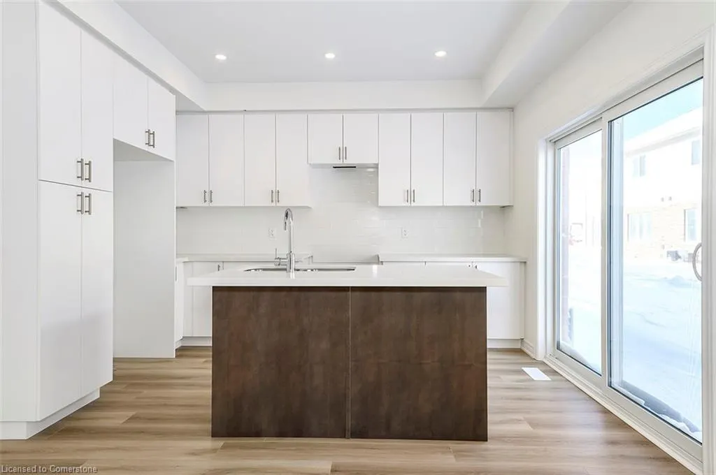 205 Thames Way, #18