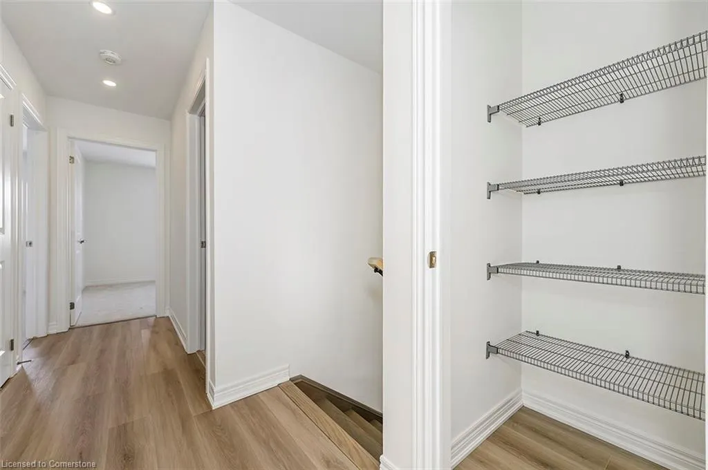 205 Thames Way, #18