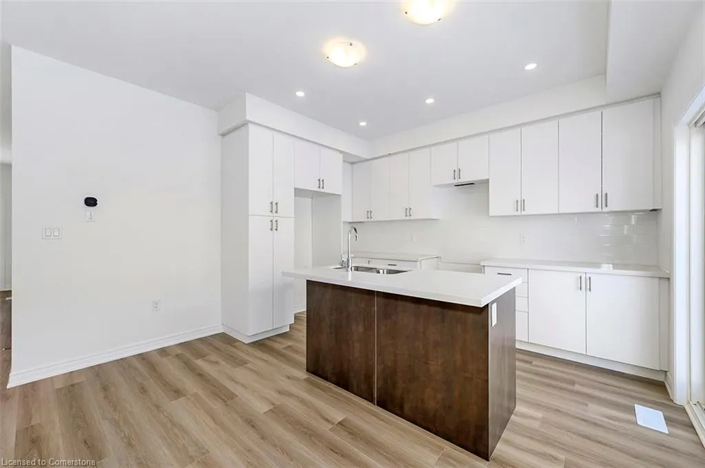 205 Thames Way, #18