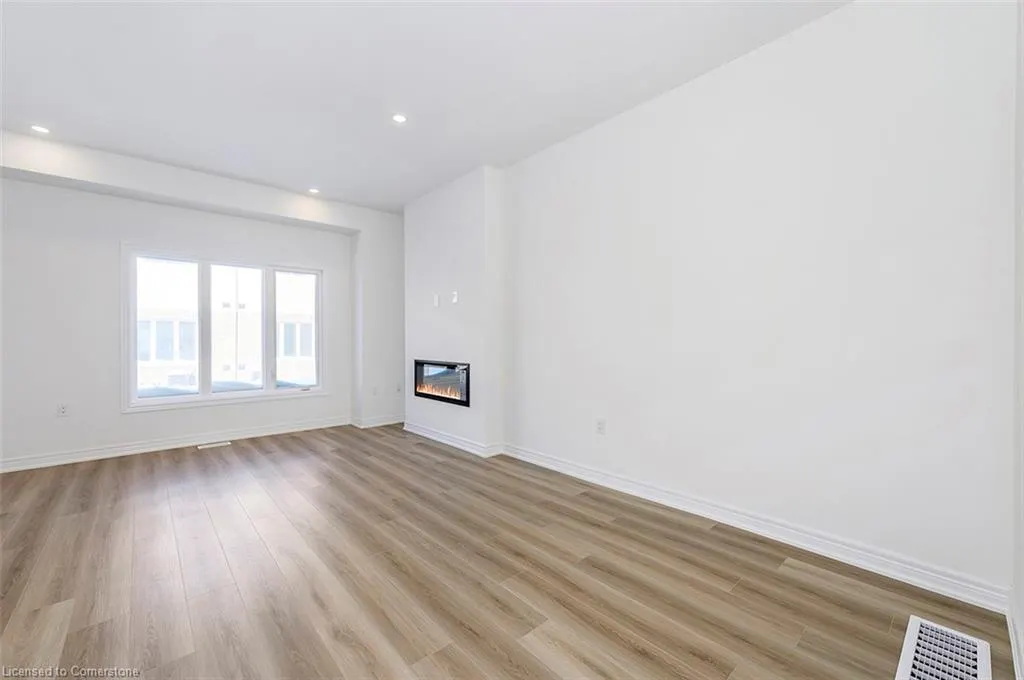 205 Thames Way, #18