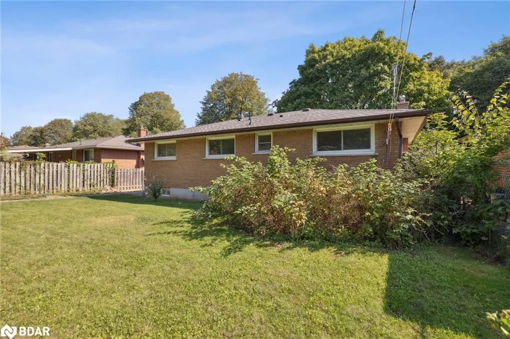 87 Leaside Drive, #Upper