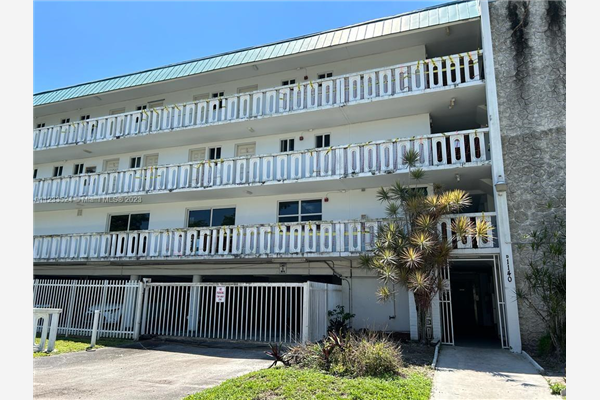 1150 NE 191, Miami
