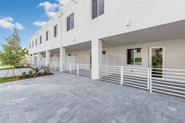 A11284727, Doral