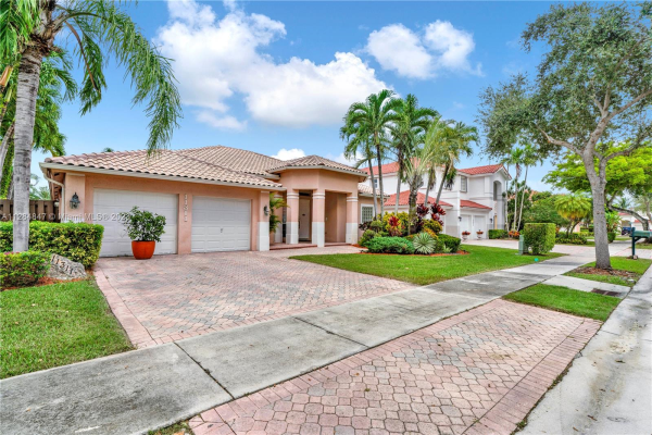 11311 NW 64th Ter, Doral