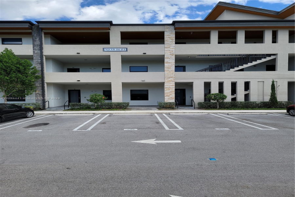 7925 NW 104th Ave, Doral