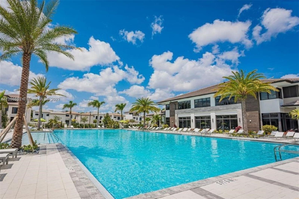 4636 NW 84th Ave, Doral