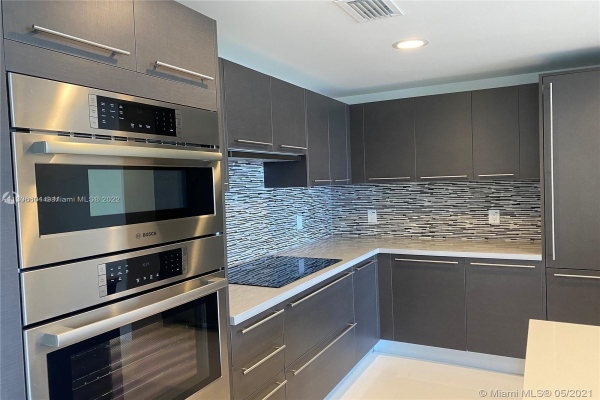 7661 NW 107th Ave, Doral