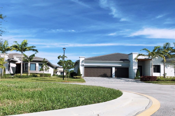10935 Moore Dr, Parkland