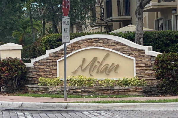 3243 NW 102nd Pl, Doral