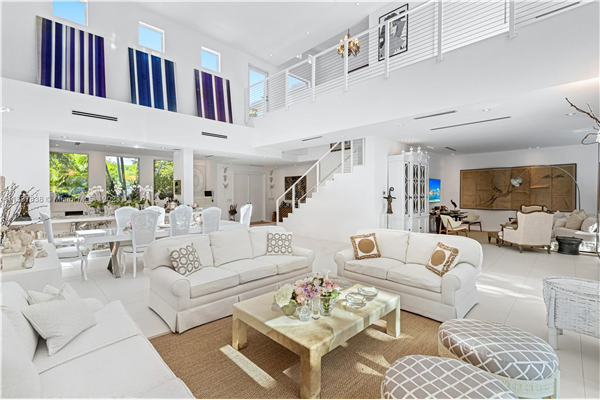 345 Harbor Ct, Key Biscayne