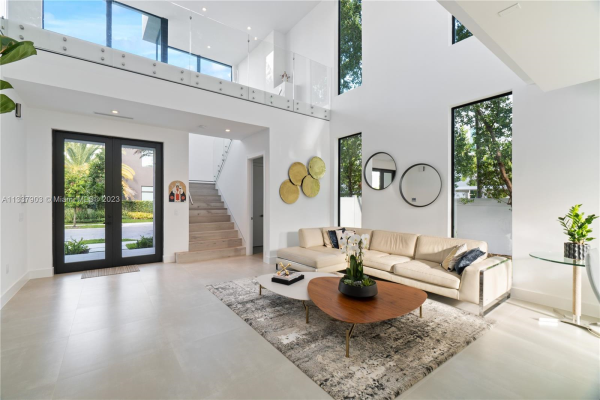 6814 NW 104th Ct, Doral
