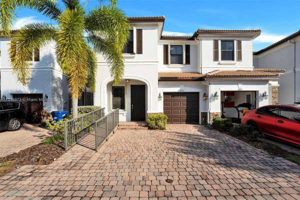11253 NW 88th Ter, Doral