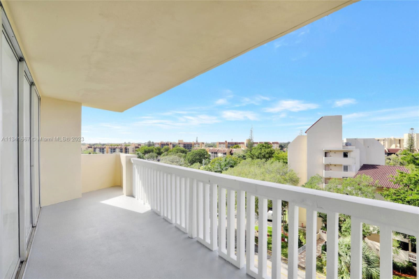6921 Environ Blvd, Lauderhill