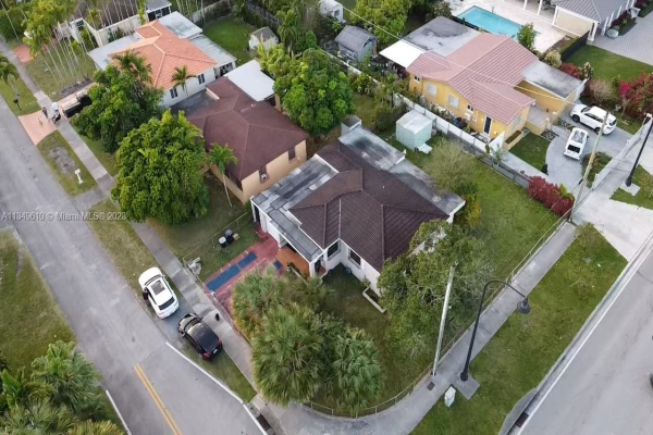 6207 SW 19th St, West Miami