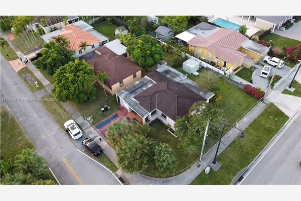 6207 SW 19th St, West Miami