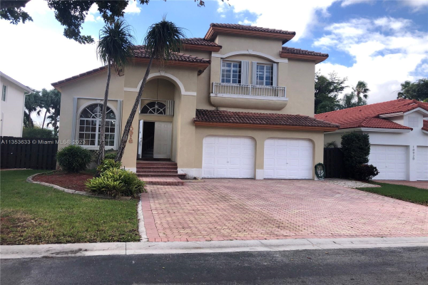 10916 NW 58th Ter, Doral