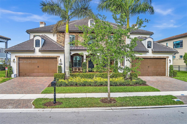8485 E Watercrest Cir E, Parkland