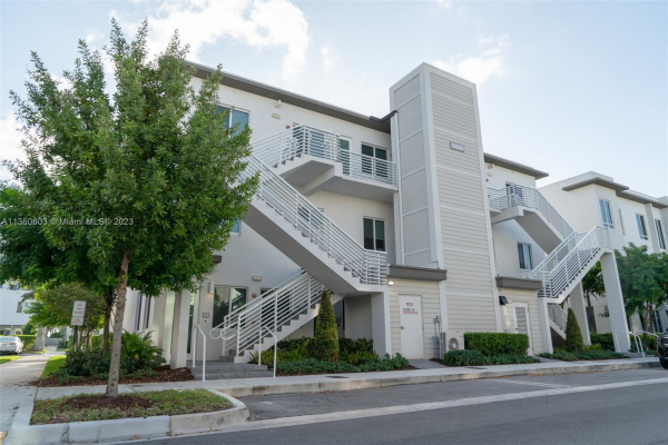 6421 NW 102nd Path, Doral
