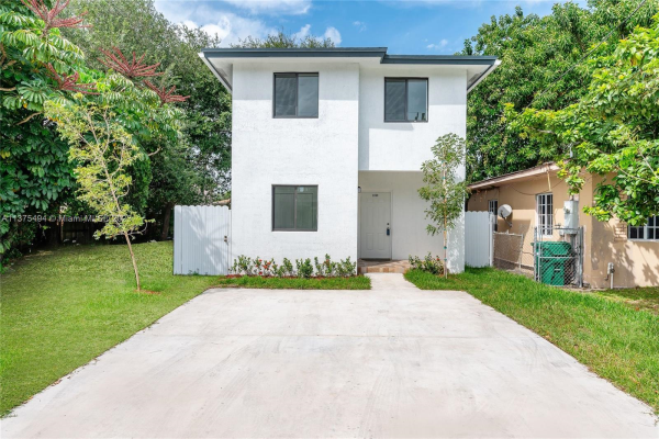 3069 NW 44th St, Miami