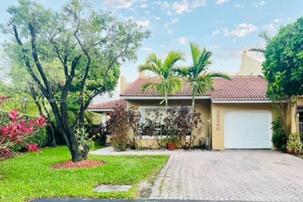 10200 NW 51st Ter, Doral