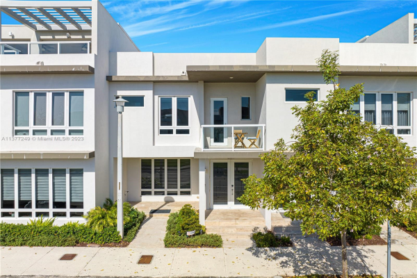 6324 NW 104th Path, Doral
