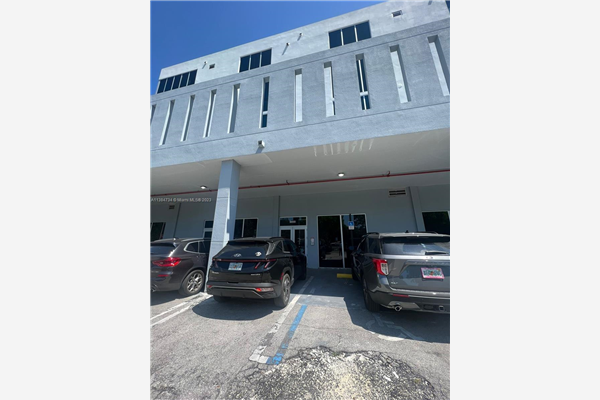 10450 NW 33rd St, Doral
