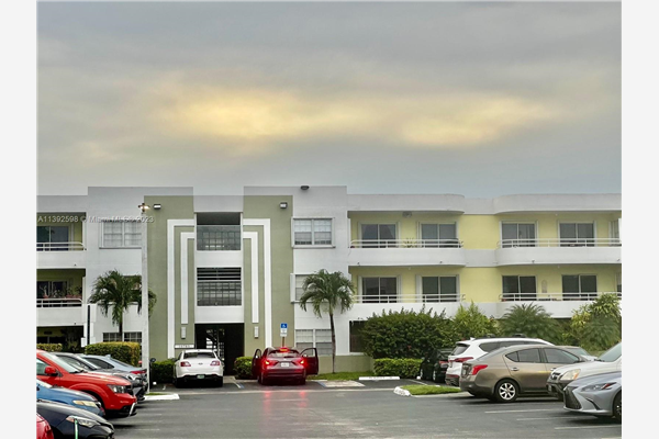 10755 SW 108 AV, Kendall