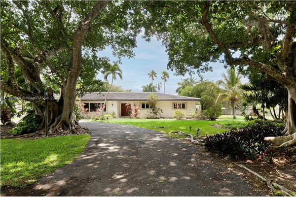13500 SW 69th Ave, Pinecrest