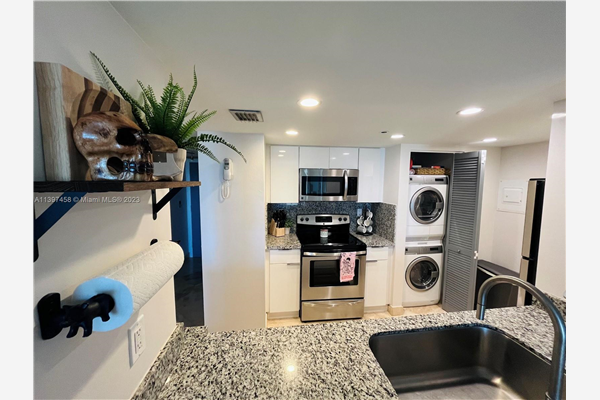1717 N Bayshore Dr, Miami