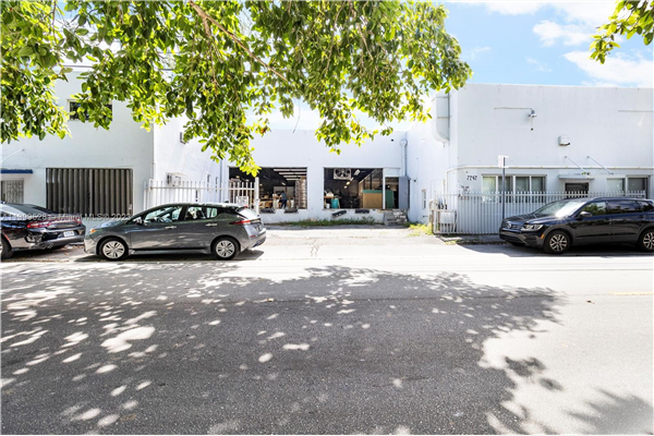 7240-7242 NE 4th Ct, Miami