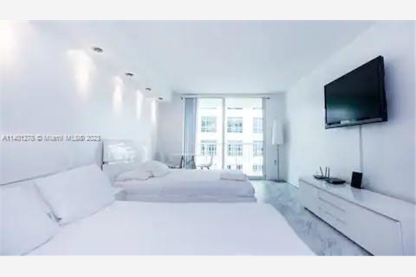 1200 Brickell Bay Dr, Miami
