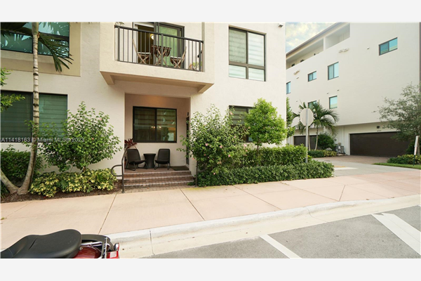 4740 NW 84th Ct, Doral