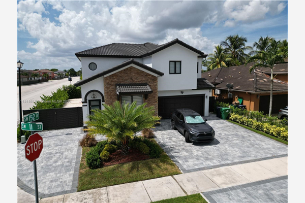 15202 SW 11th St, Miami