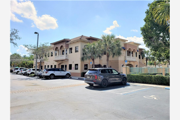 7950 NW 155th St, Miami Lakes