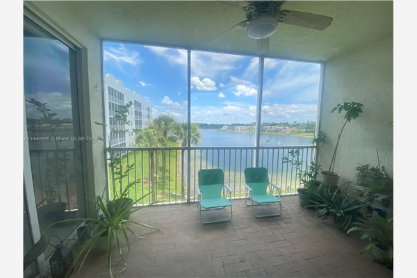 10750 NW 66th St, Doral