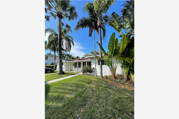 4810 University Dr, Coral Gables