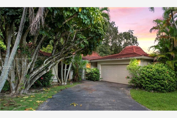 6091 SW 79th St, South Miami
