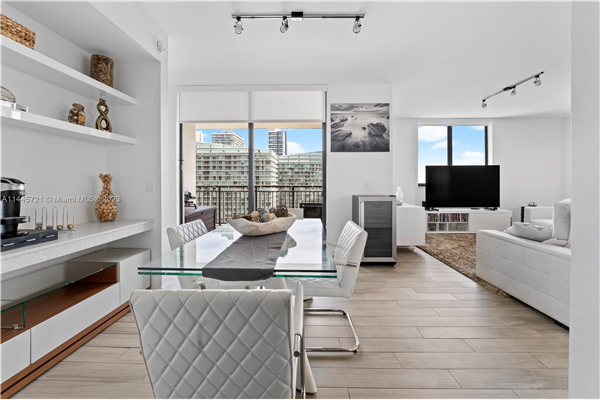 999 SW 1st Ave, Miami
