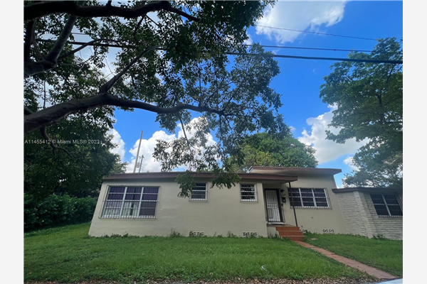 1300 SW 58th Ave, West Miami
