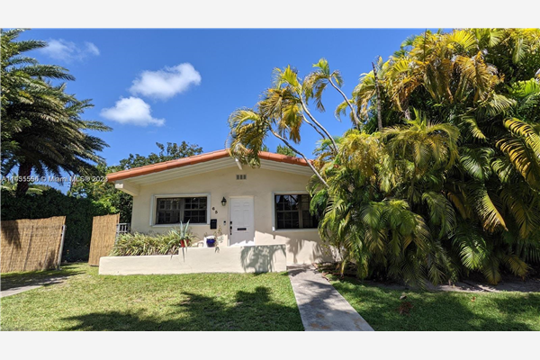 165 Hampton Ln, Key Biscayne