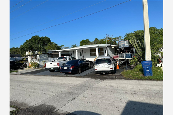 1570 SW 131 pl, Miami