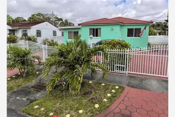6511 SW 18th St, West Miami