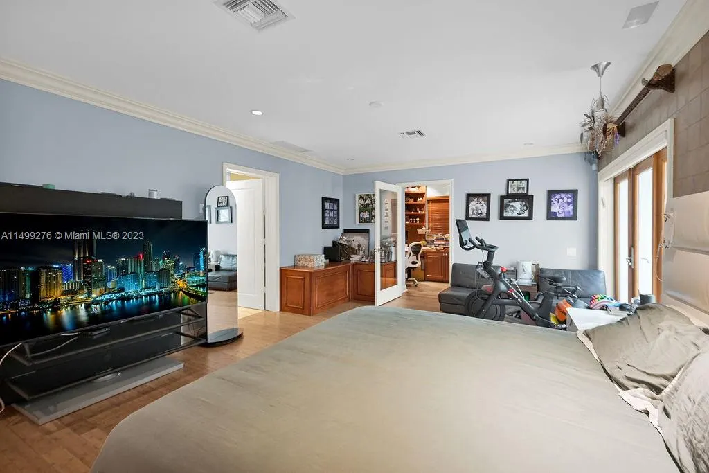 61 Camden Ct